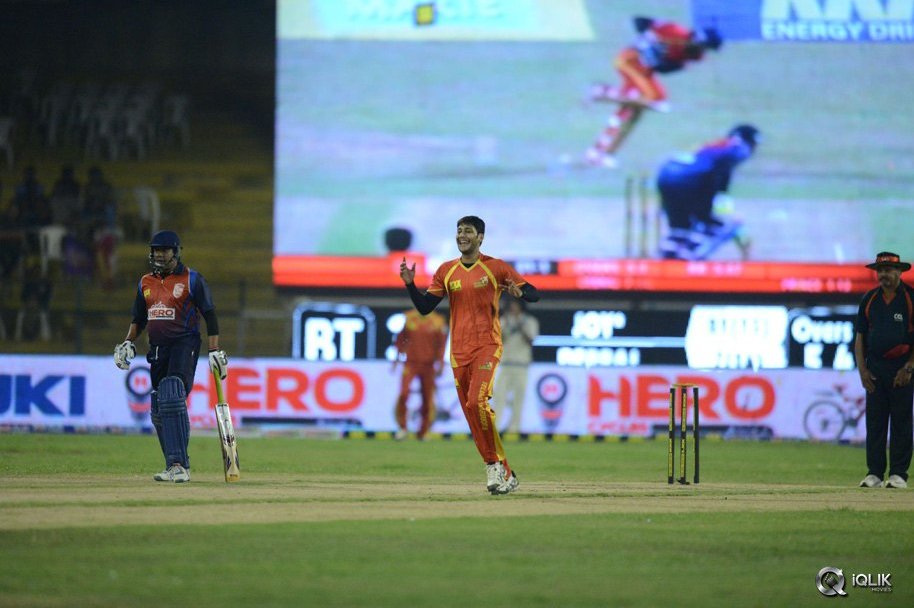 CCL-5-Telugu-Warriors-vs-Bengal-Tigers-Match-Photos